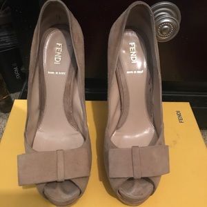 FENDI Suede Pumps w a Bow